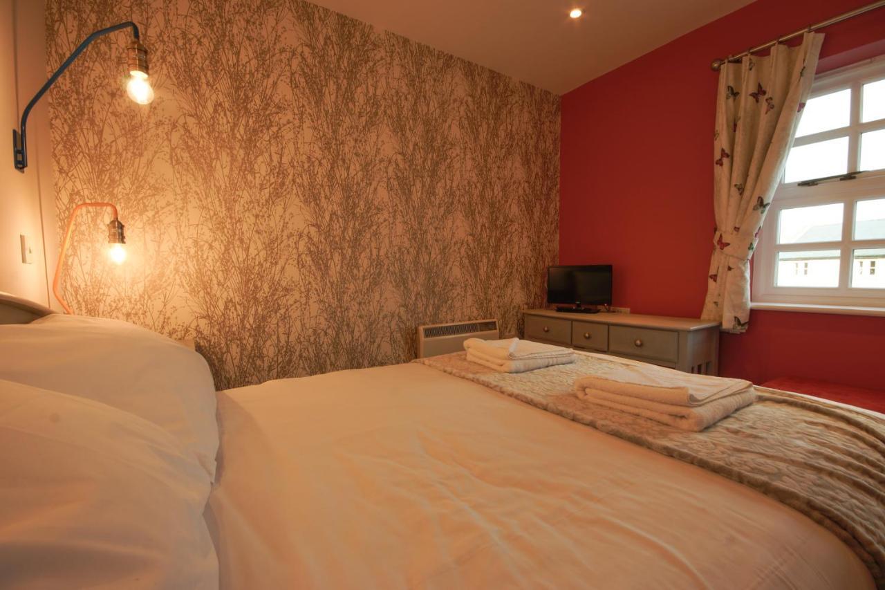 Peveril Cottage - Darwin Lake Holiday Village มัทล็อก ภายนอก รูปภาพ